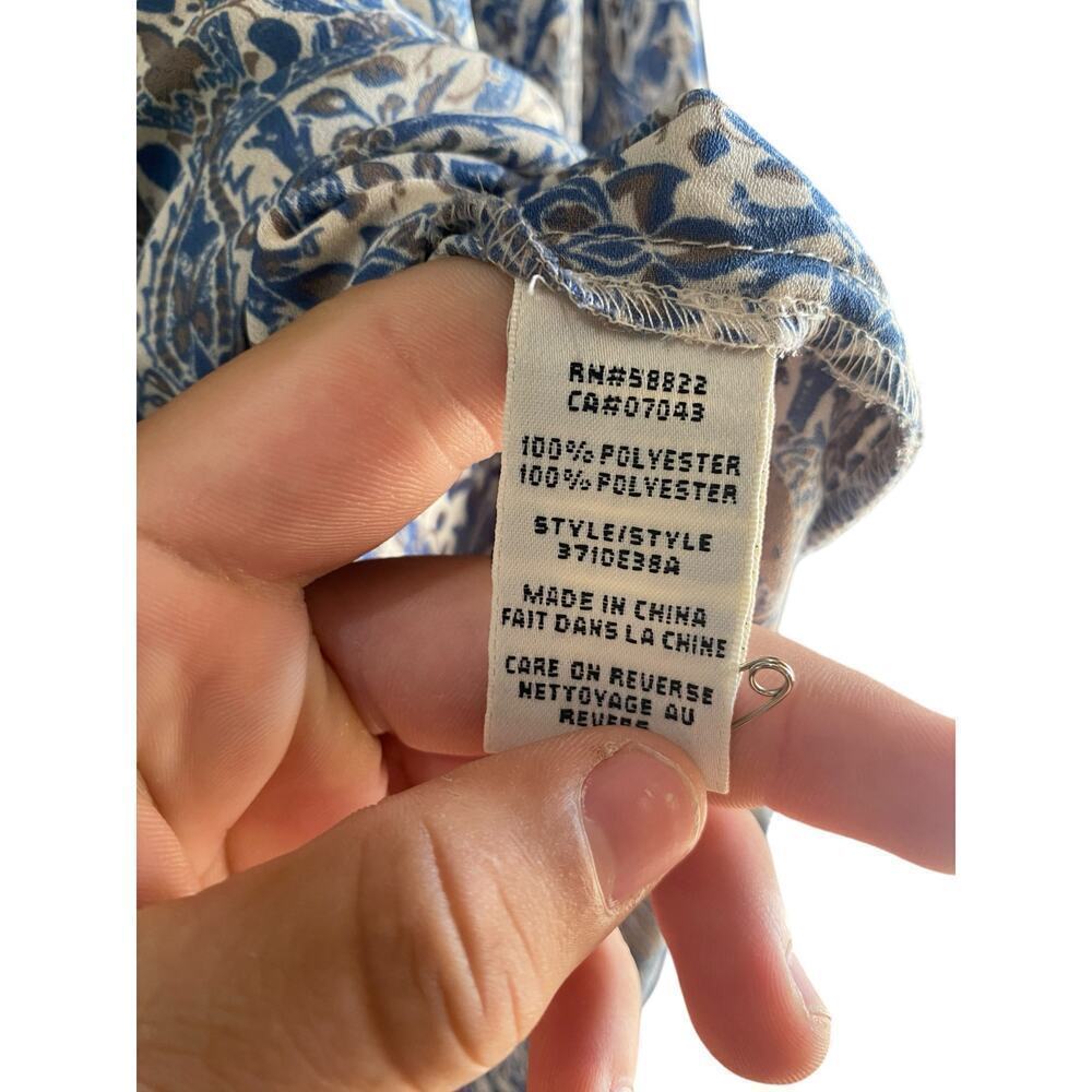 Max Studio Floral blue wrap Blouse Top Size Medium - Picture 6 of 6